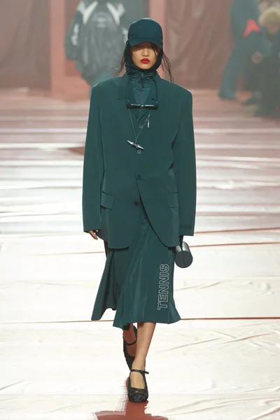 Look 34